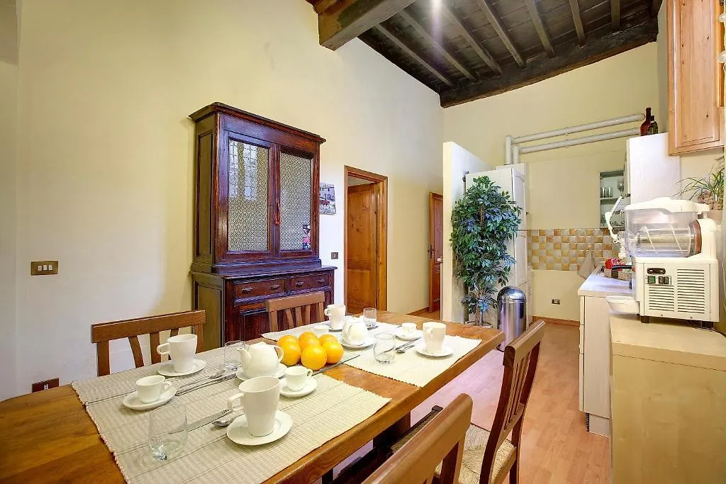 Pitti Living B&B Firenze 2*,